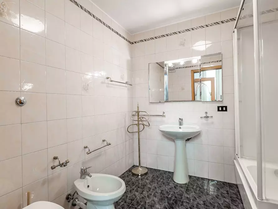 Immagine 15 di Appartamento in affitto  in Via Sistina a Roma