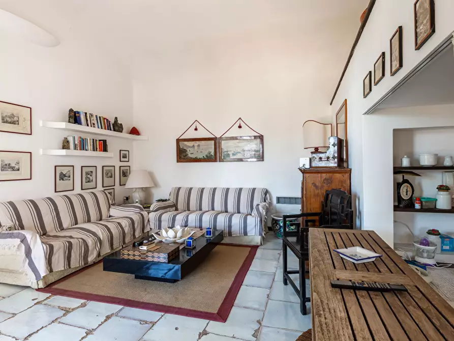 Immagine 8 di Villa in affitto  in Via del Castiglione a Capri