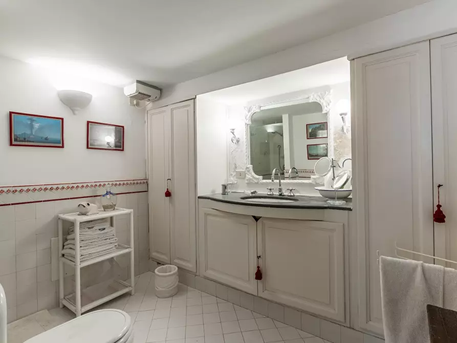 Immagine 14 di Villa in affitto  in Via del Castiglione a Capri