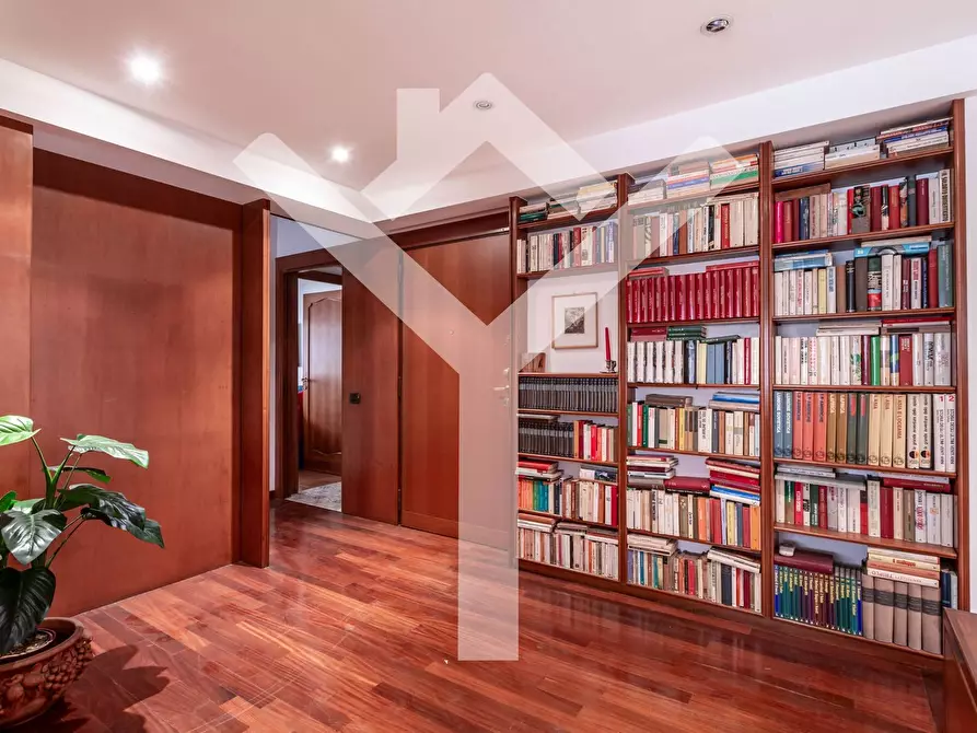 Immagine 5 di Appartamento in vendita  in Via Antonio Bertoloni a Roma