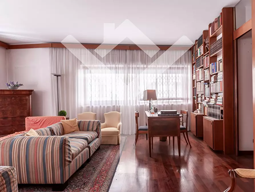 Immagine 6 di Appartamento in vendita  in Via Antonio Bertoloni a Roma