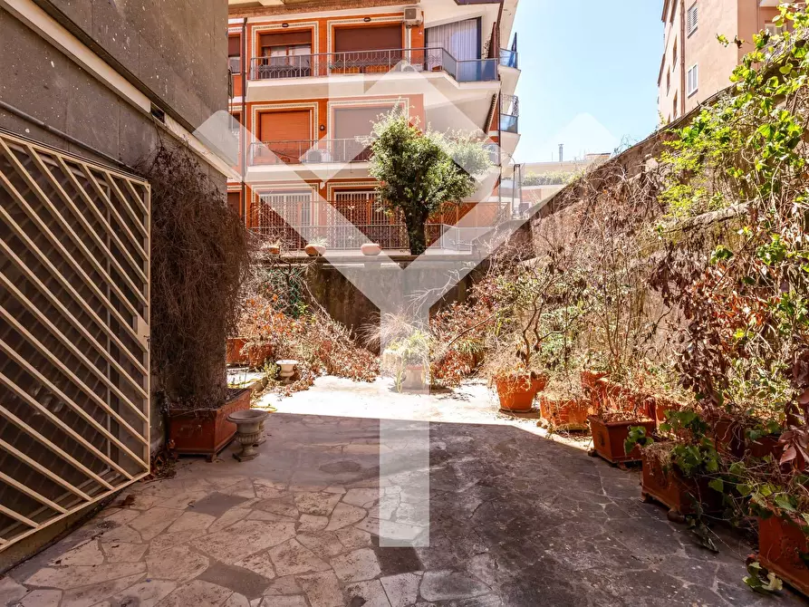 Immagine 19 di Appartamento in vendita  in Via Antonio Bertoloni a Roma