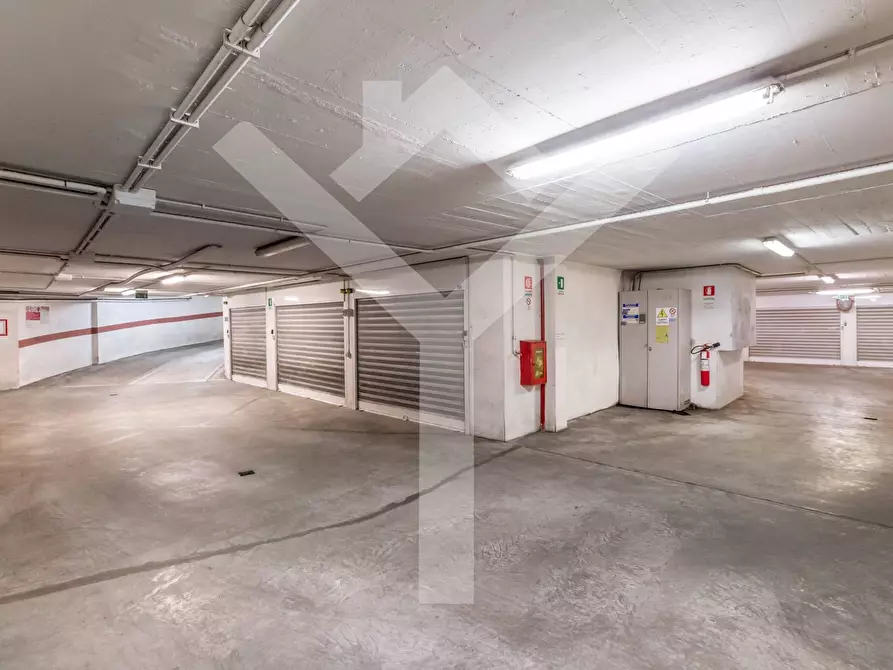 Immagine 13 di Box auto in vendita  in Via Di San Filippo Martire a Roma