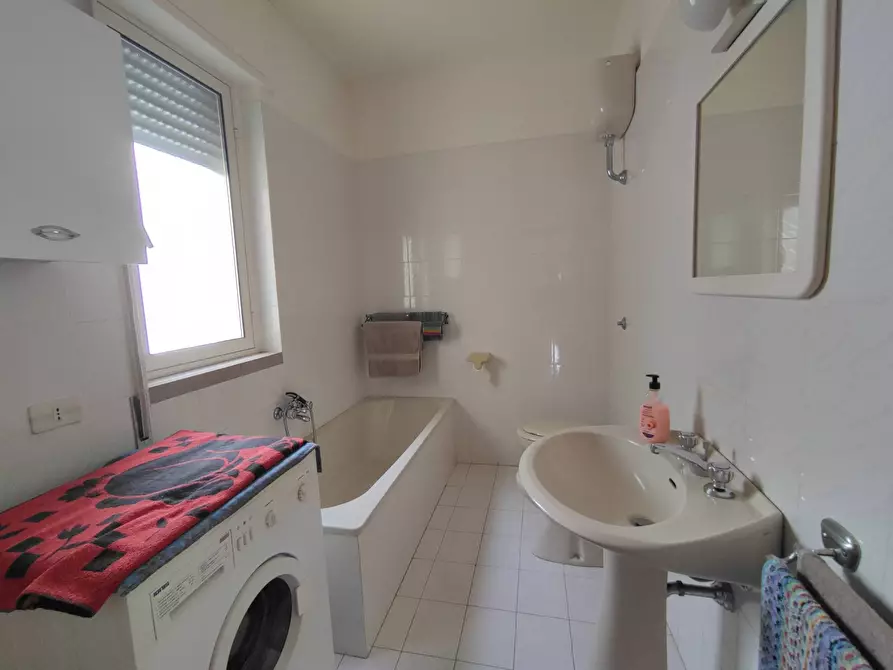 Immagine 16 di Appartamento in vendita  in Via Dei Bottegai a Sannicandro Garganico