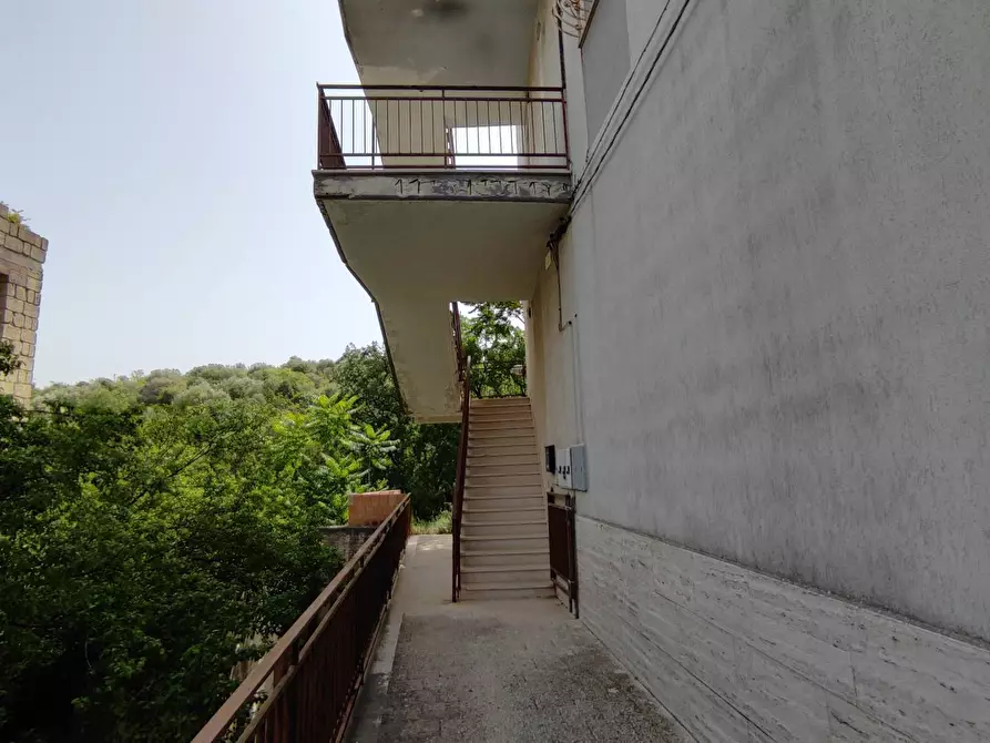 Immagine 3 di Appartamento in vendita  in Via Dei Bottegai a Sannicandro Garganico