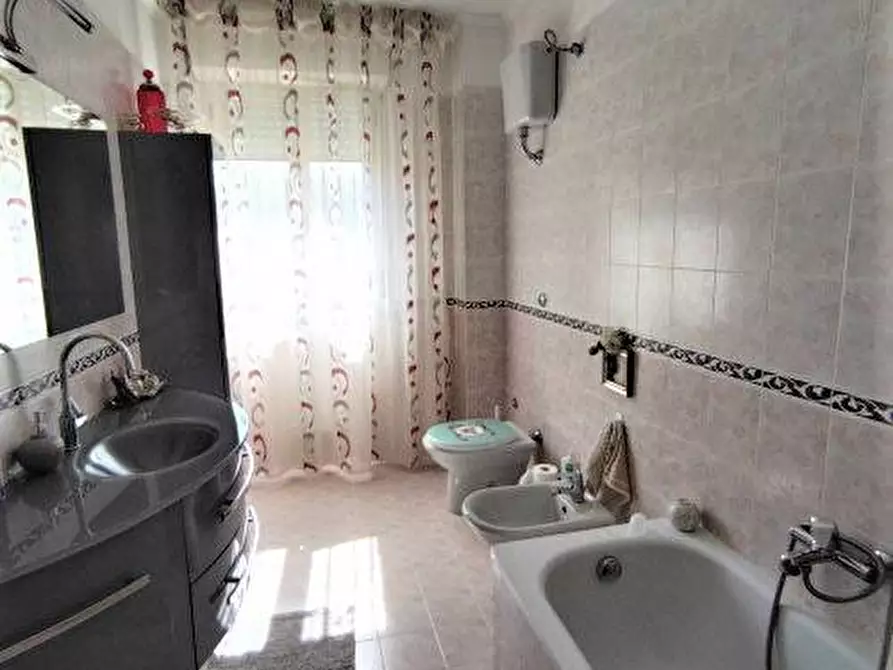 Immagine 9 di Appartamento in vendita  in Via Dei Maceristi a Sannicandro Garganico