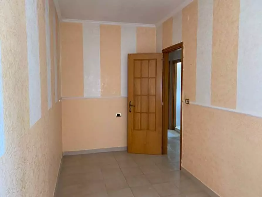 Immagine 10 di Appartamento in vendita  in Via Edoardo Scarpetta a Sannicandro Garganico