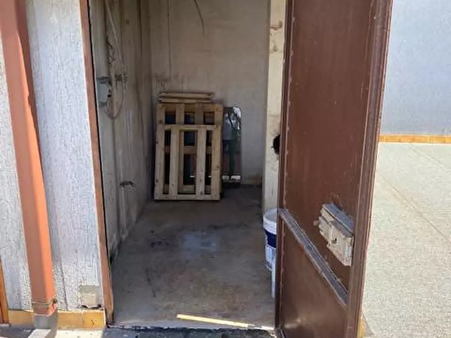 Immagine 16 di Appartamento in vendita  in Via Edoardo Scarpetta a Sannicandro Garganico