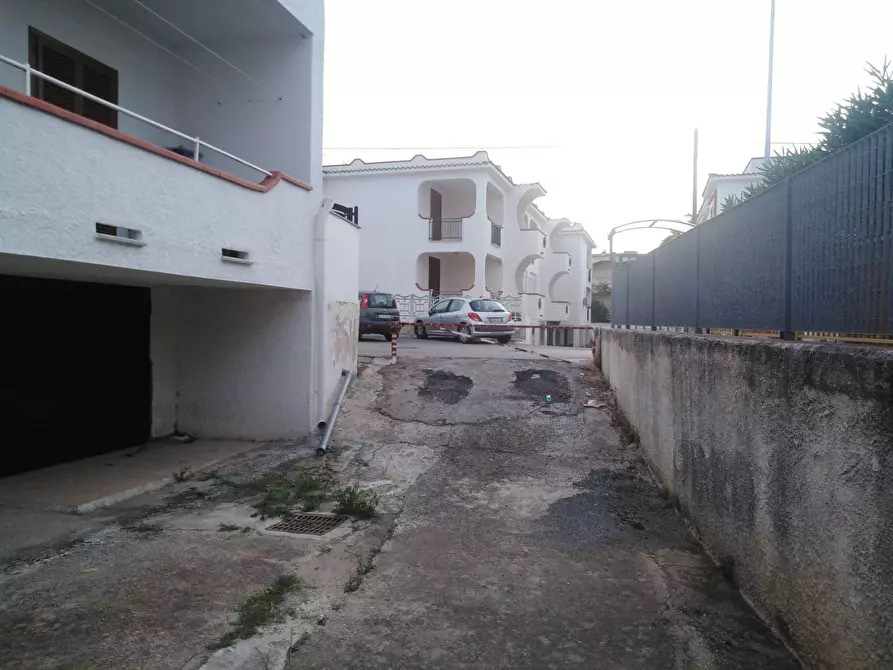 Immagine 3 di Box auto in vendita  in Via DEI LIMONI a Rodi Garganico