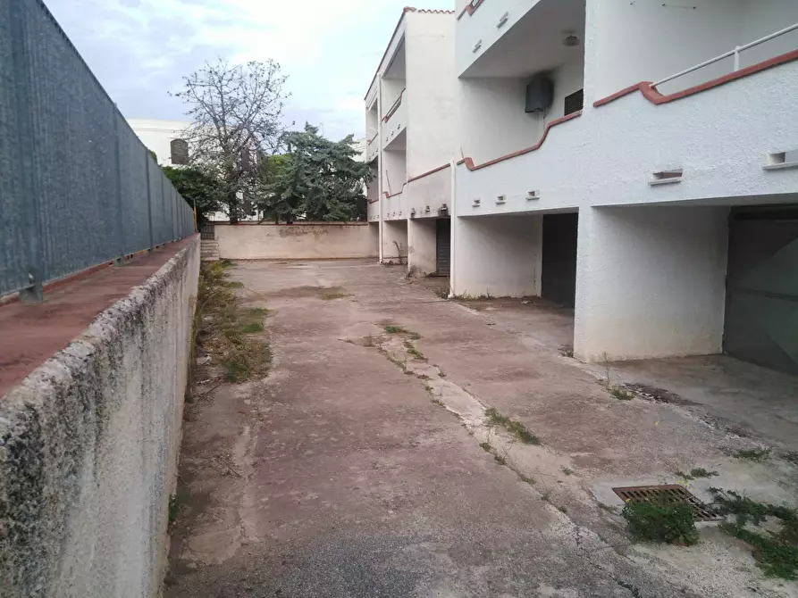 Immagine 4 di Box auto in vendita  in Via DEI LIMONI a Rodi Garganico