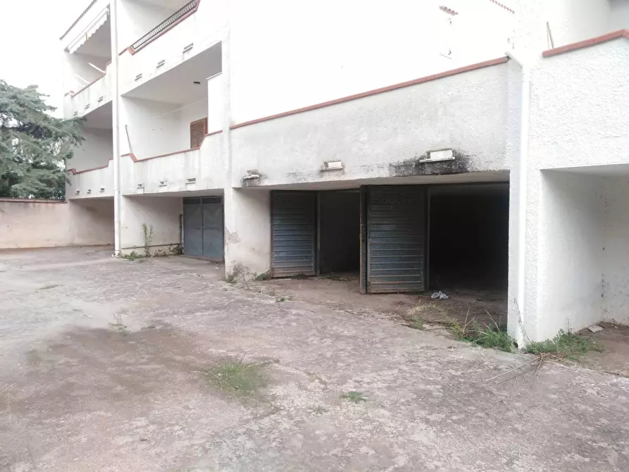 Immagine 5 di Box auto in vendita  in Via DEI LIMONI a Rodi Garganico