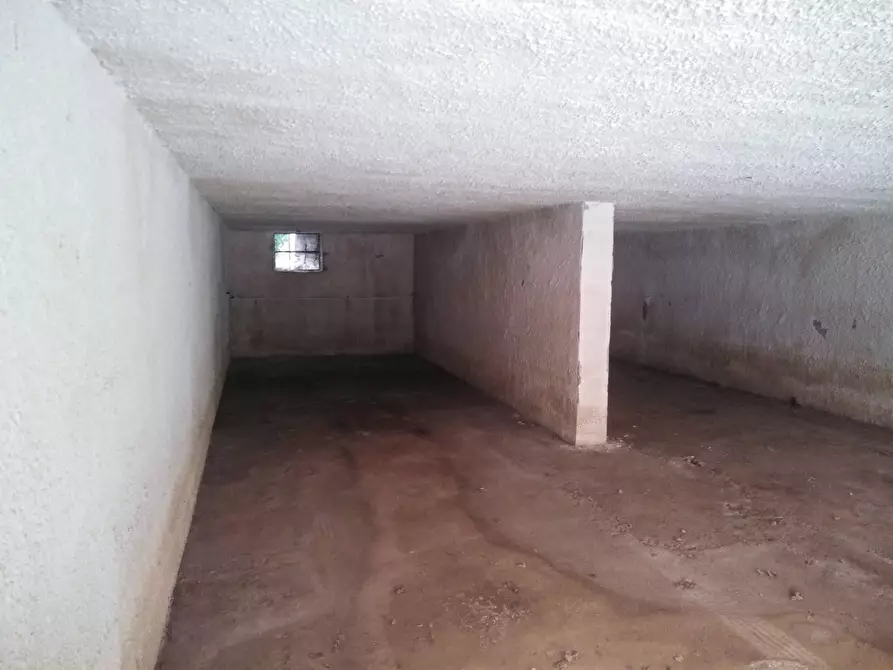 Immagine 14 di Box auto in vendita  in Via DEI LIMONI a Rodi Garganico