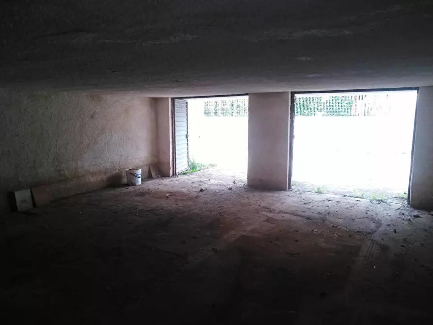 Immagine 15 di Box auto in vendita  in Via DEI LIMONI a Rodi Garganico