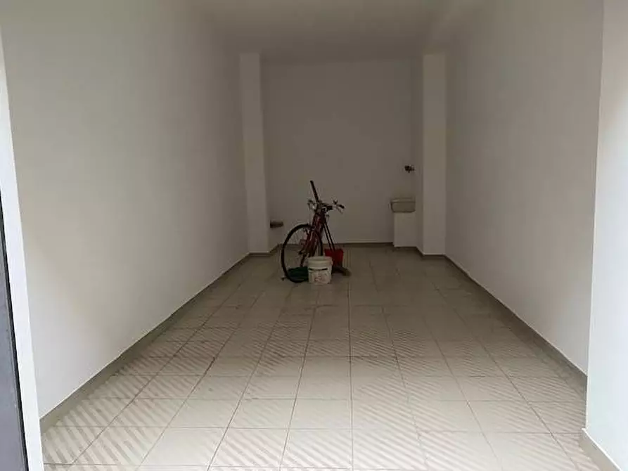 Immagine 3 di Box auto in vendita  in Spontini a Sannicandro Garganico