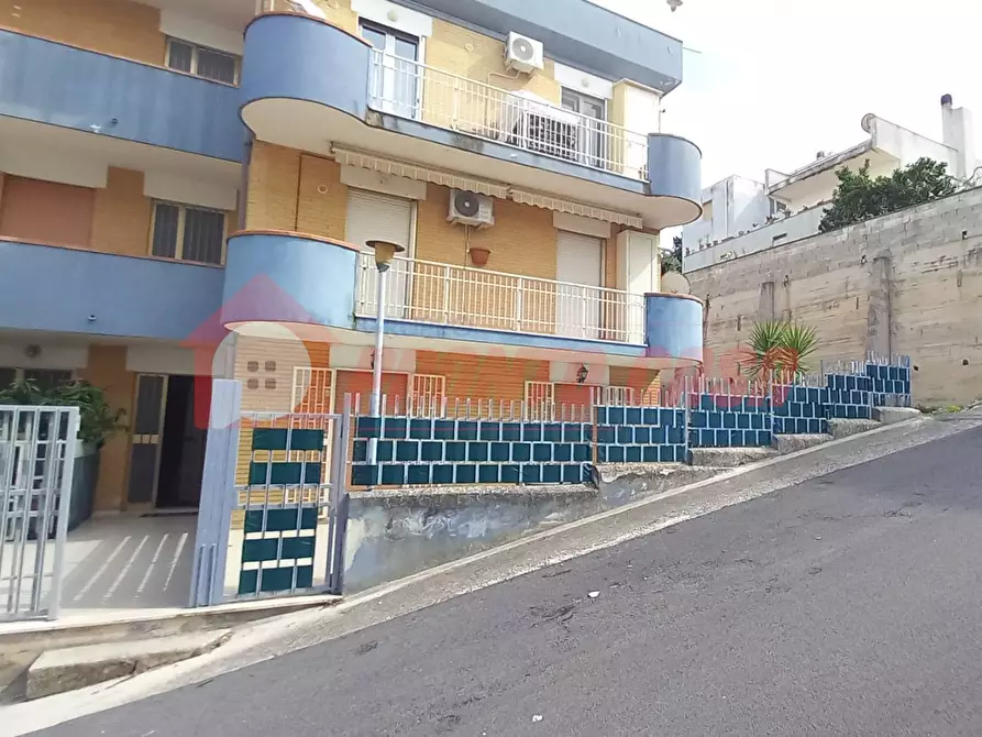 Immagine 1 di Appartamento in vendita  in Via Don Carlin a Rodi Garganico