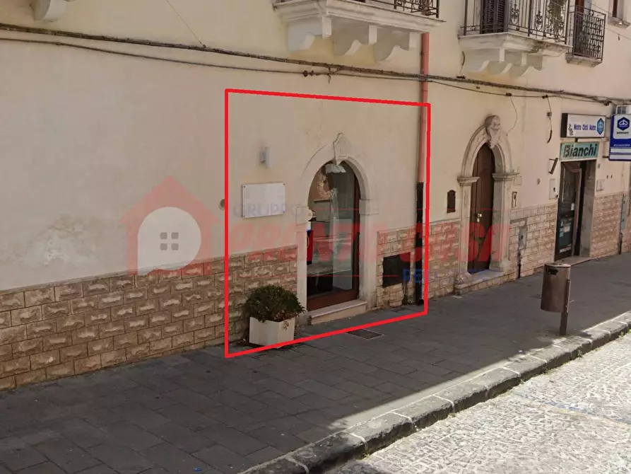 Immagine 2 di Locale commerciale in affitto  in Via Giuseppe Di Vagno a Vico Del Gargano