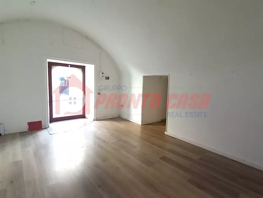 Immagine 6 di Locale commerciale in affitto  in Via Giuseppe Di Vagno a Vico Del Gargano