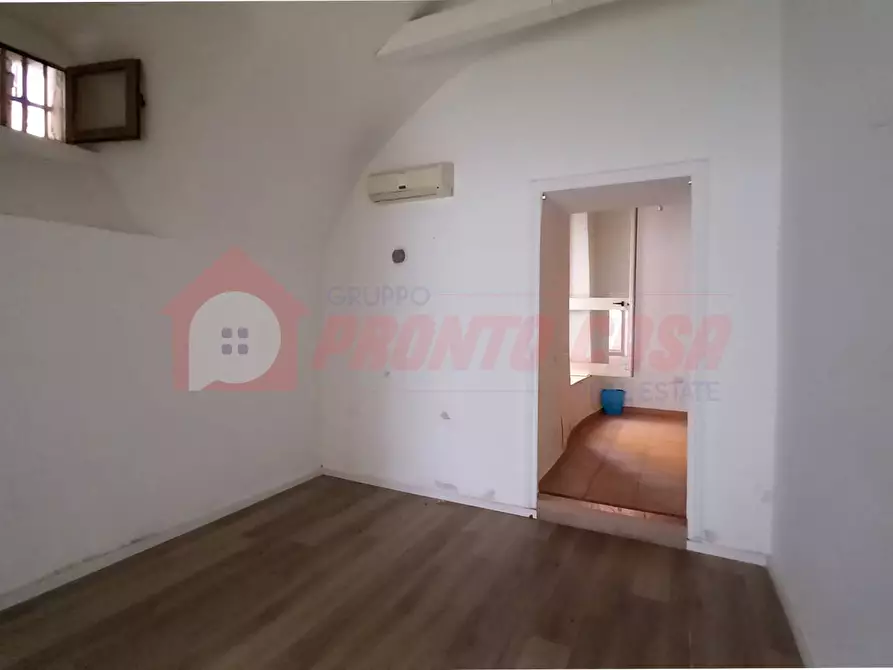 Immagine 10 di Locale commerciale in affitto  in Via Giuseppe Di Vagno a Vico Del Gargano