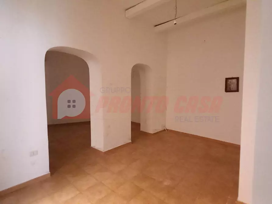 Immagine 13 di Locale commerciale in affitto  in Via Giuseppe Di Vagno a Vico Del Gargano
