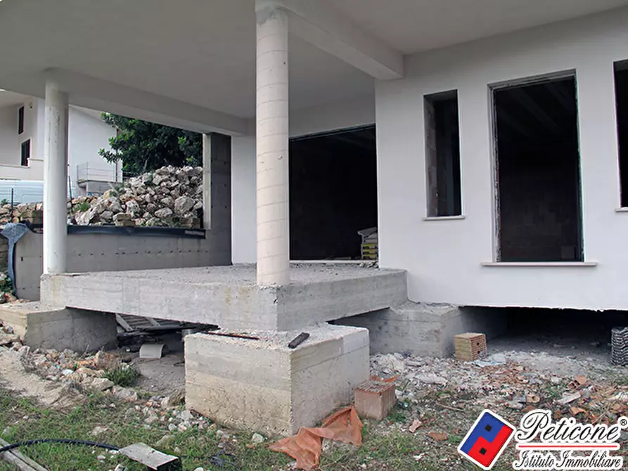 Immagine 7 di Villa in vendita  in Via Ripa a Fondi