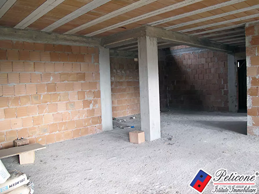 Immagine 10 di Villa in vendita  in Via Ripa a Fondi