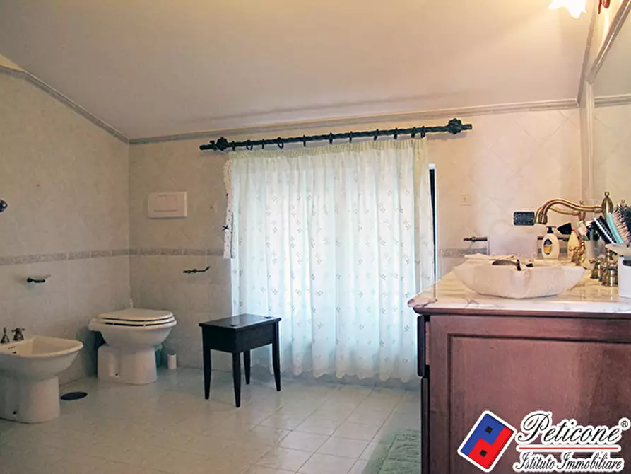 Immagine 23 di Villa in vendita  in Via XXIV Maggio a Lenola