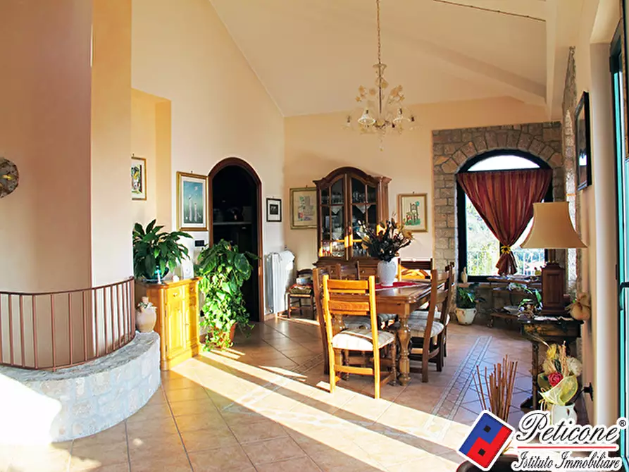 Immagine 21 di Villa in vendita  in Via XXIV Maggio a Lenola