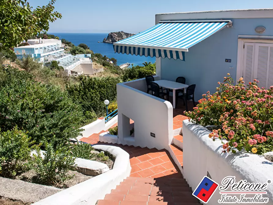 Immagine 3 di Villa in vendita  in Cala Feola a Ponza