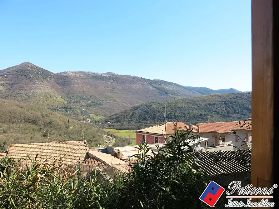 Immagine 17 di Appartamento in vendita  in Via Impero Romano a Lenola