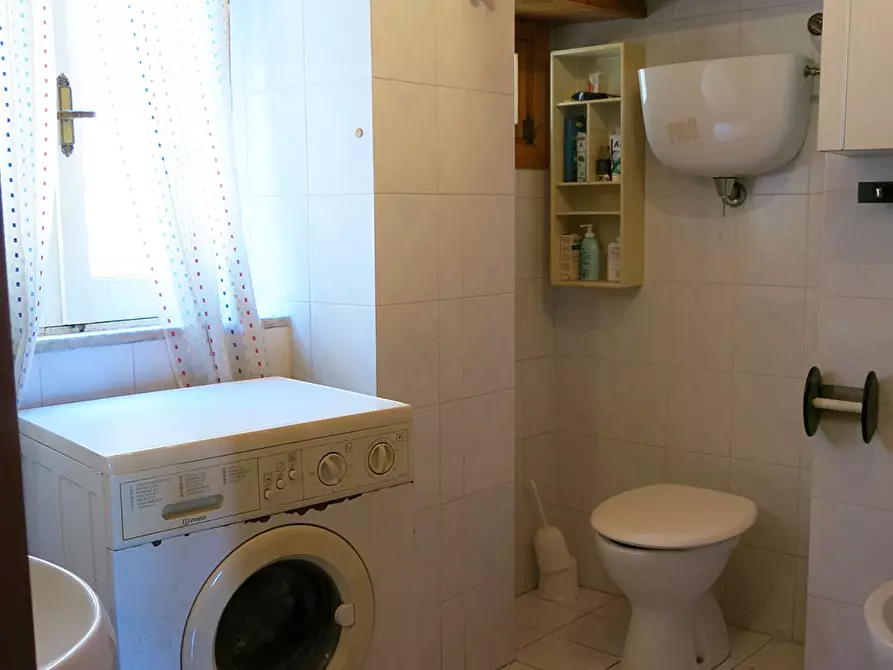 Immagine 9 di Appartamento in vendita  in Via Impero Romano a Lenola