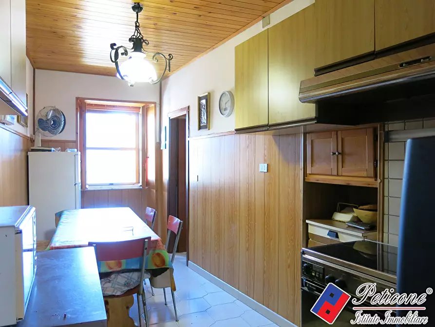 Immagine 4 di Appartamento in vendita  in Via Impero Romano a Lenola