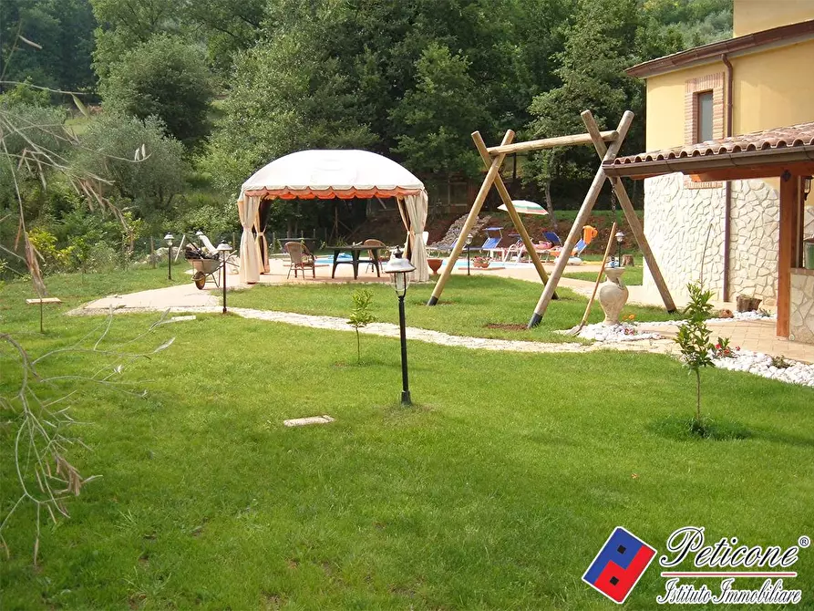 Immagine 30 di Villa in vendita  in SS637 a Fondi