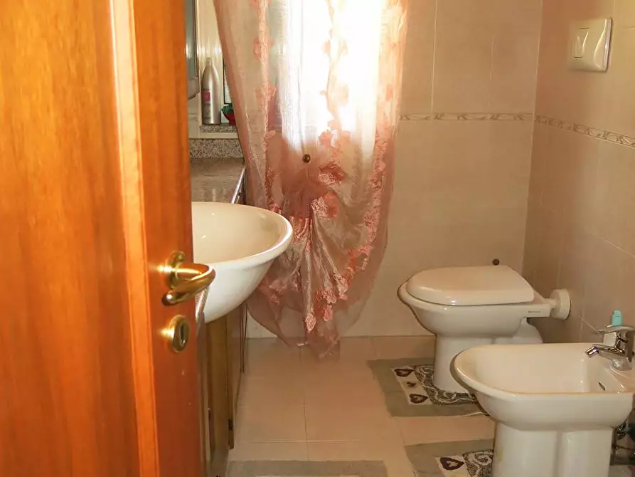 Immagine 9 di Villa in vendita  in Via ripa a Fondi