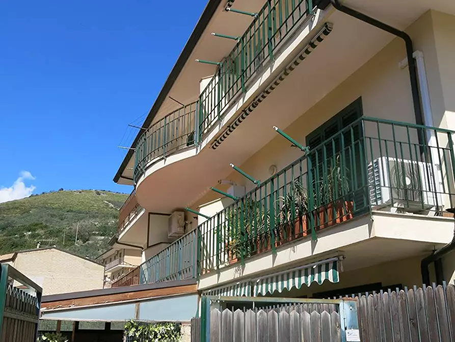 Immagine 2 di Villa in vendita  in Via ripa a Fondi