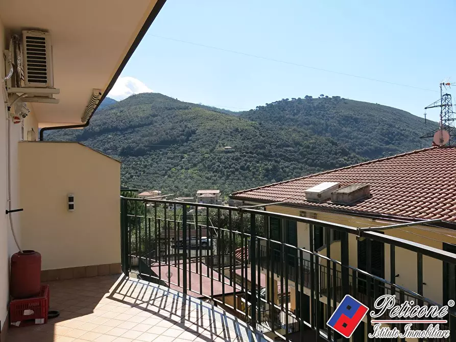 Immagine 15 di Villa in vendita  in Via ripa a Fondi