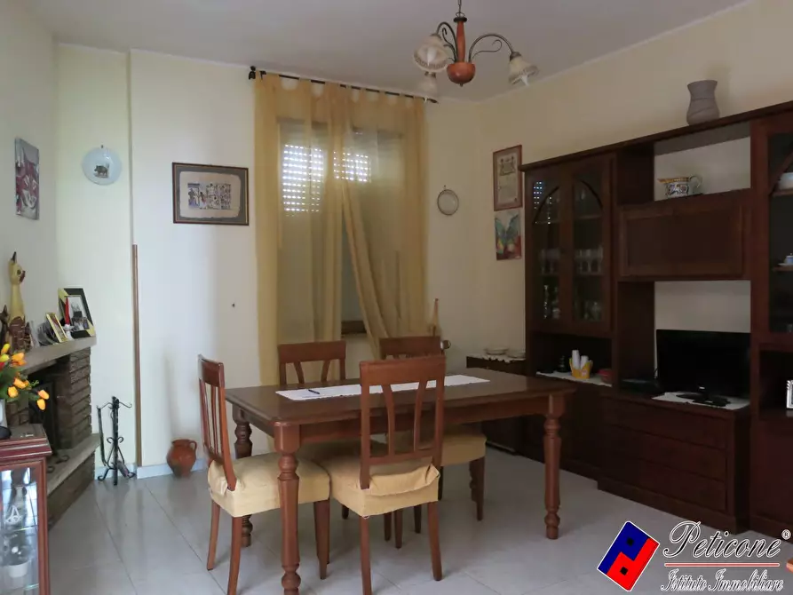 Immagine 1 di Appartamento in vendita  in Via della Mola a Lenola