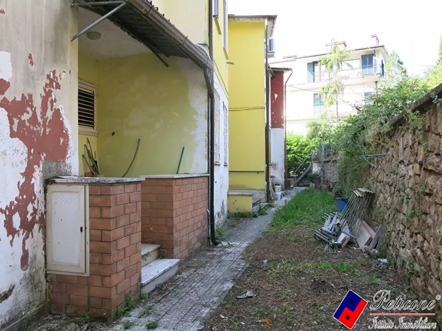 Immagine 10 di Appartamento in vendita  in Via della Mola a Lenola