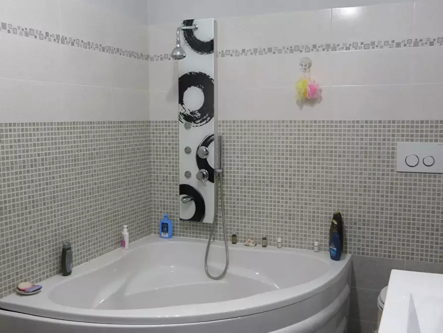 Immagine 11 di Villa in vendita  in Via Portaturo a Fondi