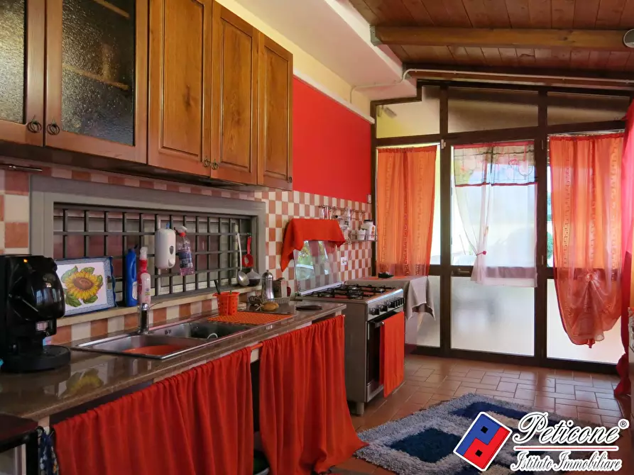 Immagine 3 di Villa in vendita  in Via Portaturo a Fondi