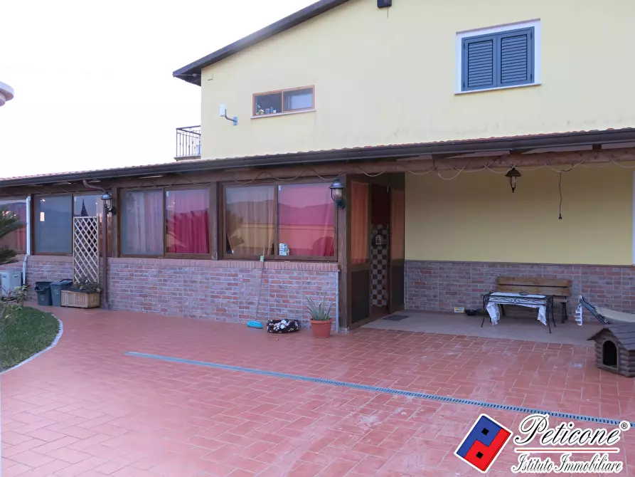 Immagine 13 di Villa in vendita  in Via Portaturo a Fondi