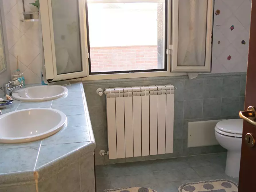 Immagine 22 di Villa in vendita  in Via Portaturo a Fondi