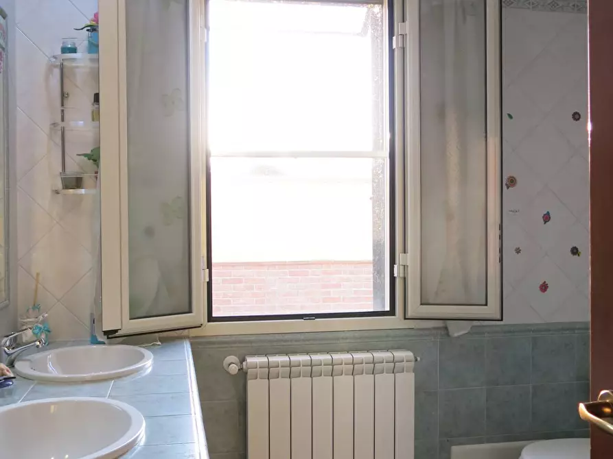 Immagine 21 di Villa in vendita  in Via Portaturo a Fondi