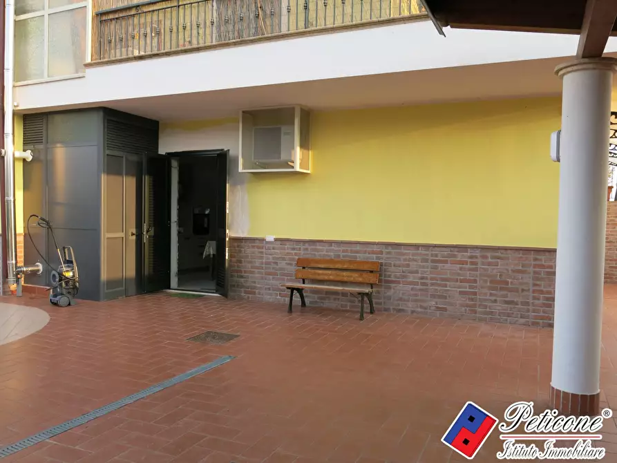 Immagine 25 di Villa in vendita  in Via Portaturo a Fondi