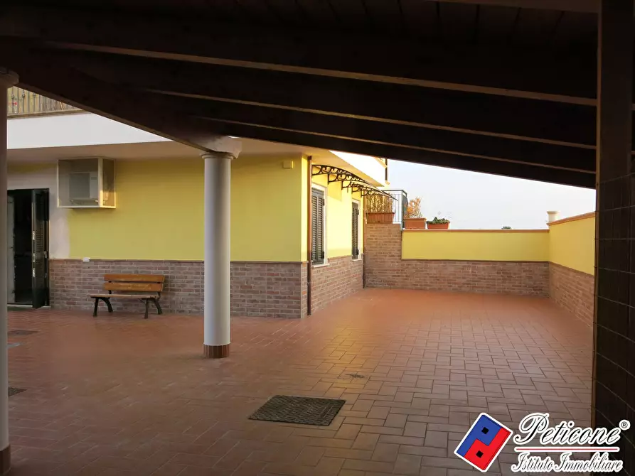 Immagine 28 di Villa in vendita  in Via Portaturo a Fondi