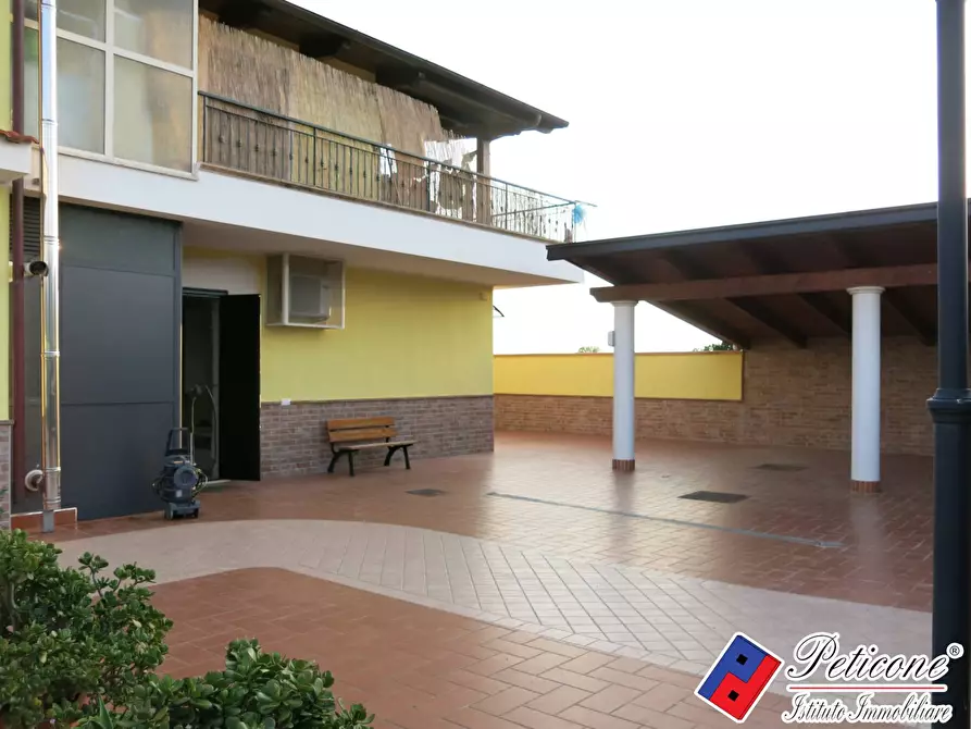 Immagine 15 di Villa in vendita  in Via Portaturo a Fondi