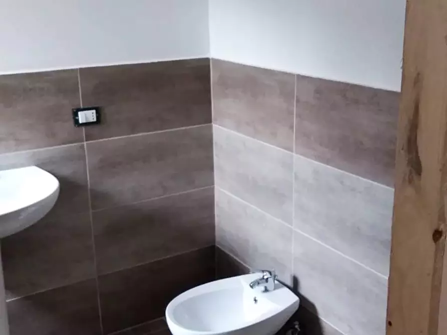 Immagine 9 di Appartamento in vendita  in Via Napoli a Lenola