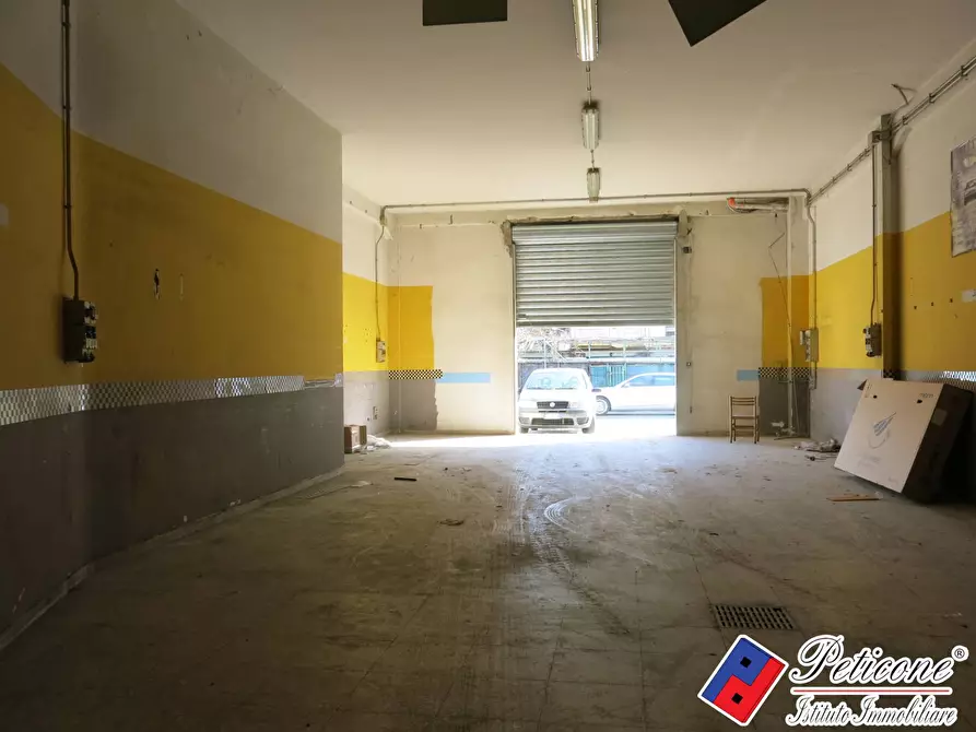 Immagine 4 di Locale commerciale in affitto  in Via Madonna delle Grazie a Fondi