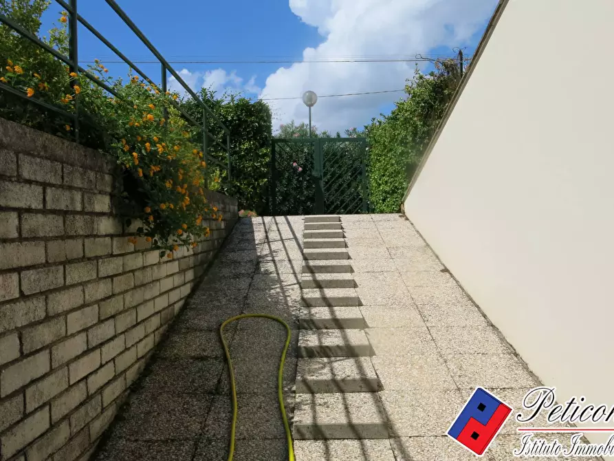 Immagine 14 di Villa in vendita  in Via Flacca a Fondi