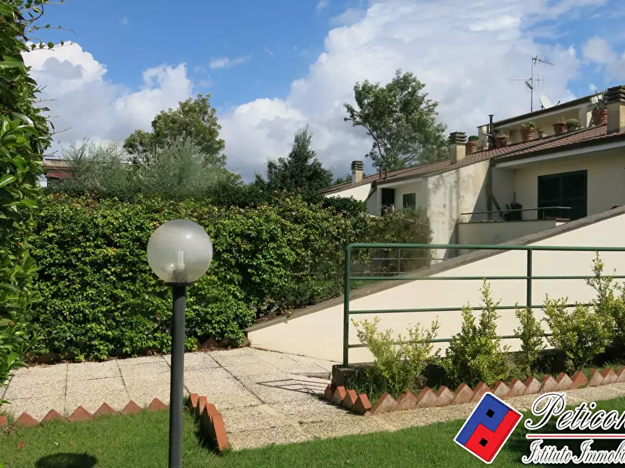 Immagine 18 di Villa in vendita  in Via Flacca a Fondi