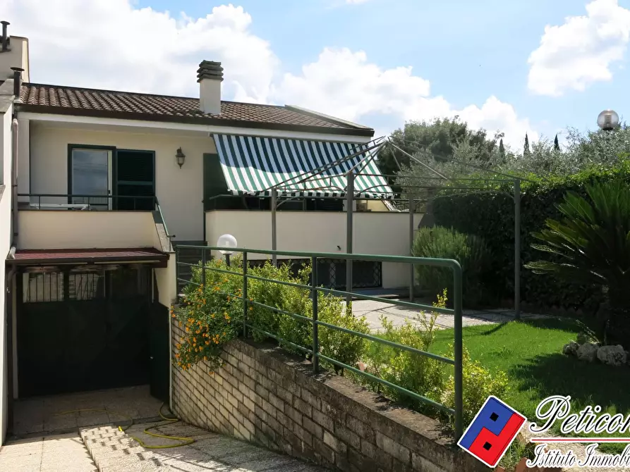 Immagine 2 di Villa in vendita  in Via Flacca a Fondi